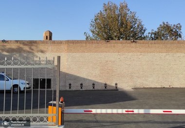 چالش تازه کاروانسرای ثبت‌جهانی قزوین؛ محوطه سازی کنار در موقت! + عکس