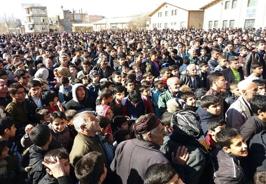 برگزاری همایش بزرگ پیاده روی خانوادگی در جوانرود