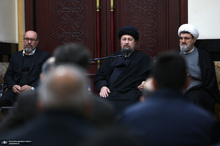 دیدار رئیس و جمعی از کارکنان بنیاد مستضعفان با سیدحسن خمینی