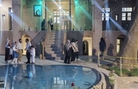 بازدید گردشگران نوروزی از بیت و زادگاه حضرت امام (س) در شب عید سعید فطر + تصاویر