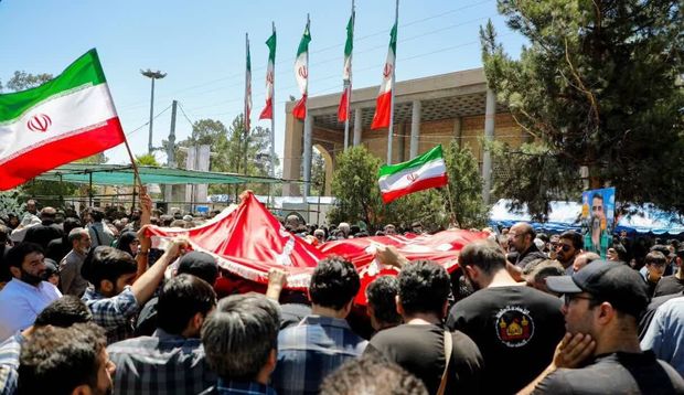 سومین مرحله خاکسپاری شهدای حملات وحشیانه رژیم صهیونی در بهشت زهرا(س)