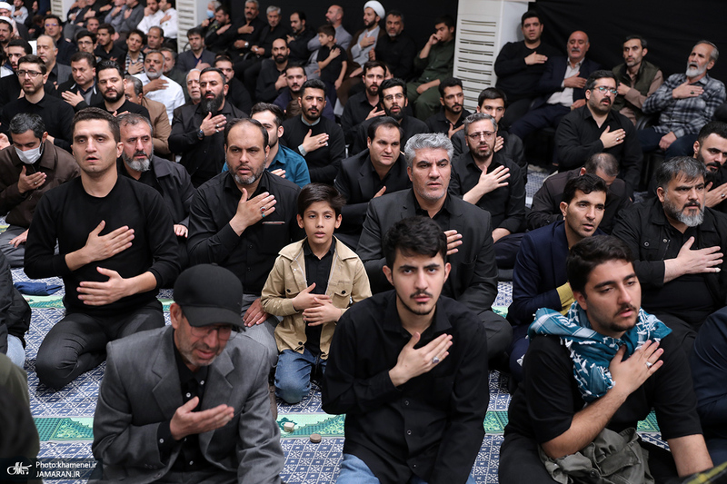 اولین شب مراسم عزاداری ایام شهادت حضرت زهرا (س) در حسینیه امام خمینی(ره)