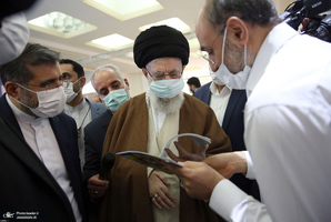 بازدید رهبر معظم انقلاب از سی و‌‌ چهارمین نمایشگاه بین‌المللی کتاب تهران