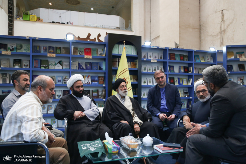 غرفه موسسه تنظیم و نشر آثار امام خمینی (ره) در سی و ششمین نمایشگاه کتاب تهران-4