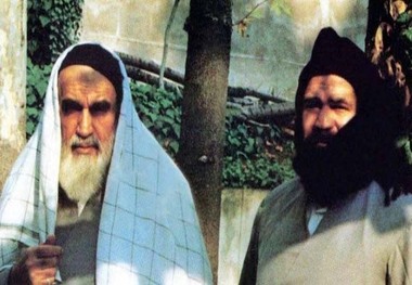 چرا حاج سید احمد آقا از خواندن نماز پشت سر امام امتناع می کرد؟
