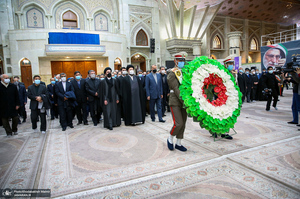 تجدید میثاق وزیر و معاونین وزارت امور خارجه با آرمان های امام خمینی (س)