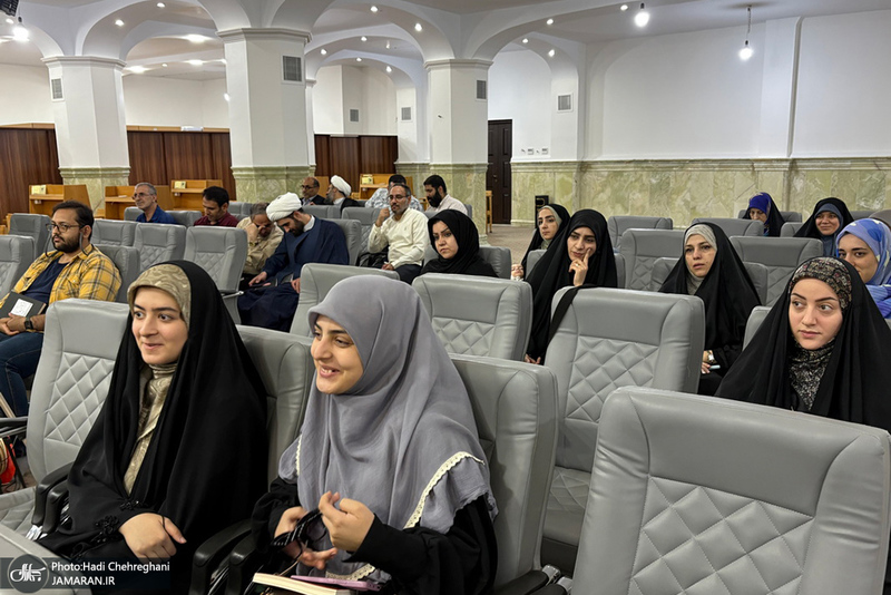 محفل ادبی پروانه ها در مجتمع فرهنگی هنری یادگار امام (ره) قم