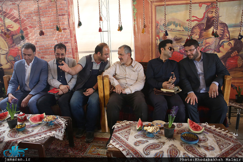 بازدید احمد مسجد جامعی از نمایشگاه «عطر یاس» در حرم مطهر امام خمینی(س)-2