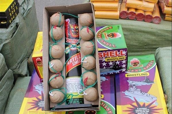 سه واحد صنفی توزیع کننده مواد آتشزای انفجاری در آمل پلمپ شد