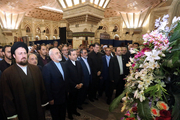 ظریف و دیپلمات هابه مقام بنیانگذار انقلاب ادای احترام می کنند