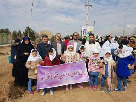 درختکاری در بوستان دانشجوی شهرهشتگرد