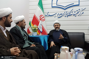 بازدید رئیس موسسه تنظیم و نشر آثار امام خمینی (س) از نمایشگاه بین المللی قرآن کریم