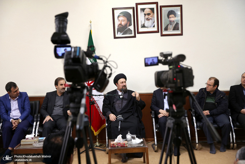 دیدارمدیران و جمعی از اعضای تحریه موسسه مطبوعاتی ایران و خبرگزاری ایرنا با سید حسن خمینی