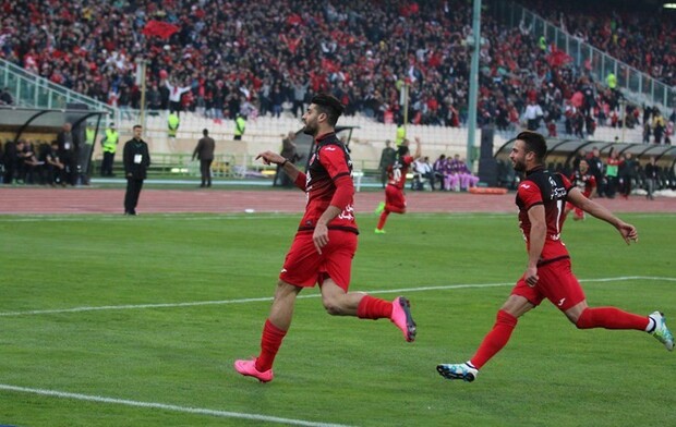نزدیکتر شدن پرسپولیس به قهرمانی با برتری بر پیکان/ پیروزی سیاه جامگان بر آبی های خوزستان