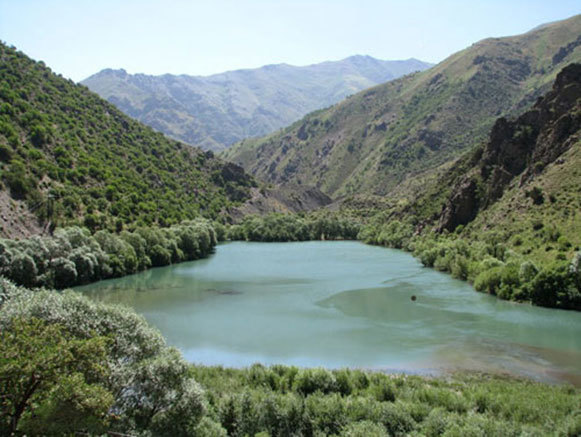 مارمیشو، دریاچه ای بکر در دل کوهستان