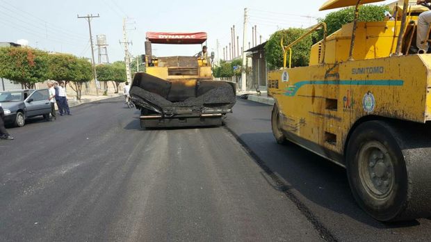 عملیات اجرایی روکش آسفالت خیابان مرکزی شهر دیلم آغاز شد