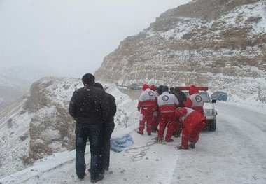 امداد رسانی به ۱۵ هزار و ۸۰۰ نفر در ٢٢ استان متاثر از برف و کولاک