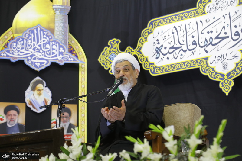 مراسم بزرگداشت رئیس جمهوری و یارانش در حرم حضرت معصومه(س)