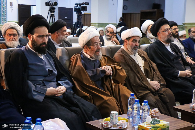 «مفتاح الهدایه فی شرح تحریر الوسیله» - 1