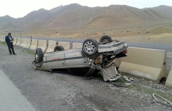 3 کشته و زخمی بر اثر واژگونی یک خودرو در آزادراه قزوین-زنجان