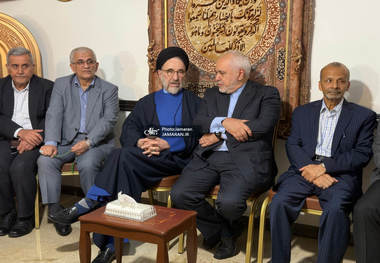 ظریف در کنار خاتمی + عکس