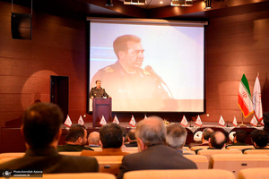 همایش دست اندرکاران کنگره ملی سرداران و 12000 شهید استان تهران در حرم امام خمینی