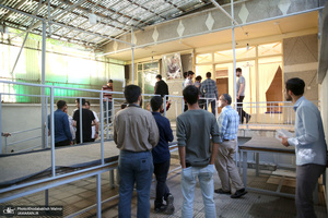 بازدید جمعی از دانشجویان دانشگاه سهند تبریز و دانشگاه شهید عباسپور تهران از بیت امام خمینی (س)