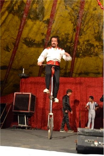 اجرای سیرک بین‌المللی راشن در لاهیجان