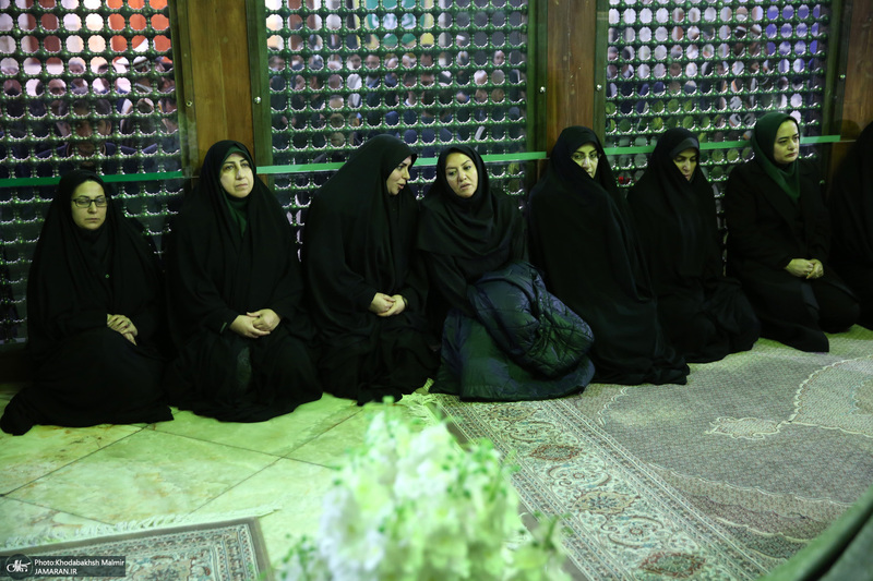 تجدیدمیثاق رئیس و جمعی از کارکنان بنیاد مستضعفان با امام راحل