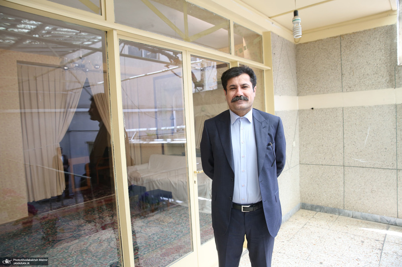 بازدید عبدالکریم حسین‌زاده، معاون امور توسعه روستایی و مناطق محروم کشور  از بیت امام خمینی (س) در جماران
