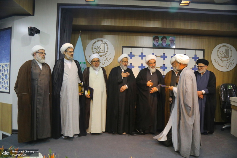 مراسم روز معلم و تجلیل از اساتید حوزوی در مجتمع آموزشی پژوهشی ائمه اطهار (ع)‎