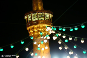 حال و‌هوای حرم مطهر رضوی در شب ولادت امام رضا (ع)