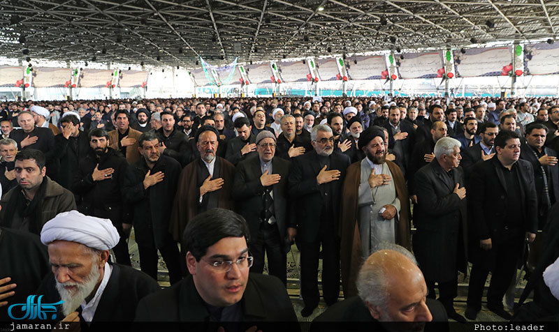 اقامه نماز رهبر معظم انقلاب بر پیکر حجت‌الاسلام والمسلمین هاشمی رفسنجانی