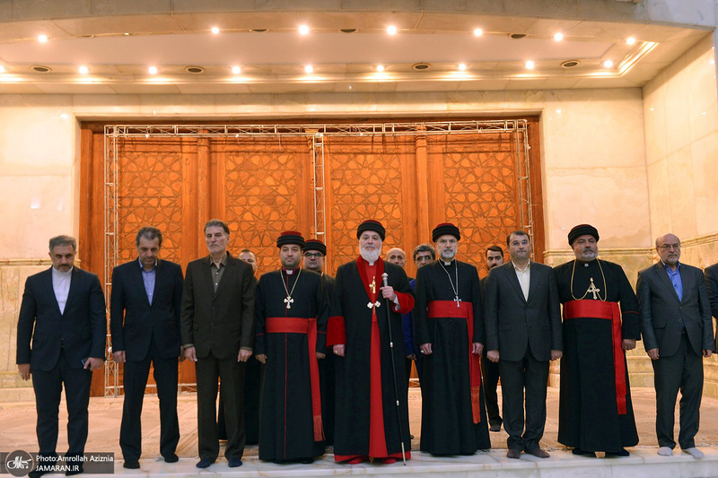 ادای احترام رهبر جهانی آشوریان به حضرت امام خمینی (س)