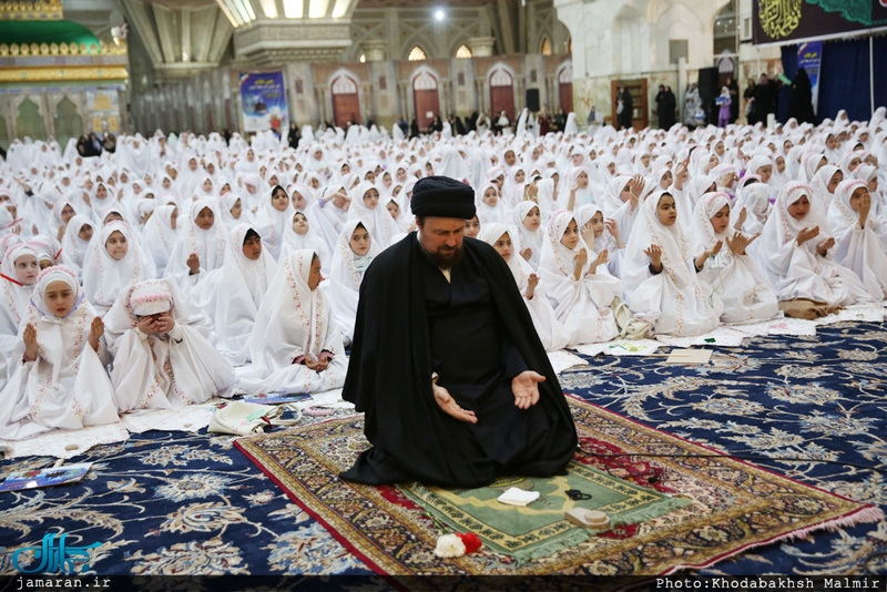 مراسم جشن تکلیف دانش آموزان دختر در حرم مطهر امام خمینی(س) 