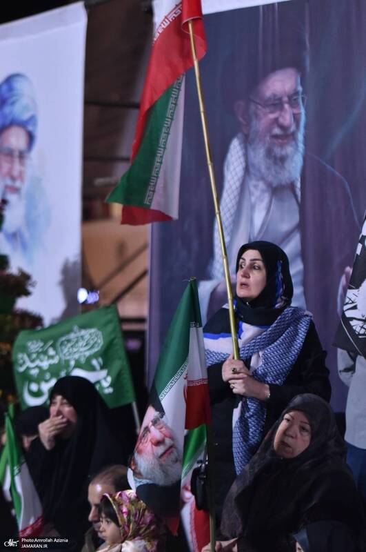 پنجاه و پنجمین شب اجتماع پر شور مردم در میدان جمهوری اسلامی