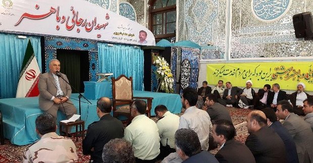 استاندارگلستان: نیازمند الگوپذیری از مدیریت جهادی شهدای دولت هستیم