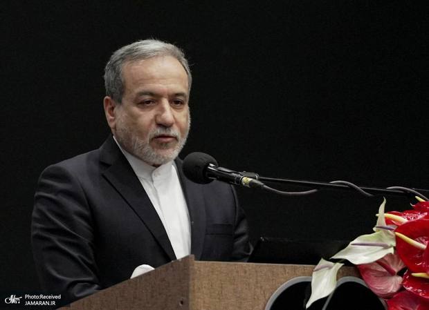 عراقچی: توطئه جدیدی در راه است/ دشمن به دنبال نارضایتی اقتصادی است اما آرزوی فروپاشی ایران از درون را به گور خواهند برد/ فساد و مافیا را انکار نمی‌کنم اما تلاش‌هایی هست تا اوضاع را بدتر از آنچه که هست نشان دهد؛ در ماجرای اسنپ‌بک این را تجربه کردیم