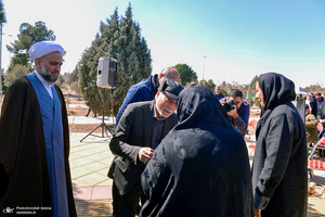 مراسم درختکاری در جوار حرم مطهر امام خمینی (س)