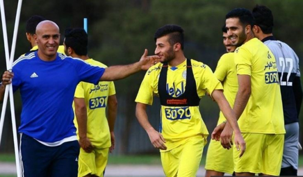  هافبک استقلال مصدوم شد
