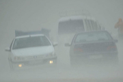 بارش باران در محورهای جنوب غربی/ مه گرفتگی در اردبیل و آذربایجان غربی
