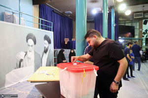 مرحله دوم انتخابات ریاست جمهوری چهاردهم در حسینیه جماران - 8