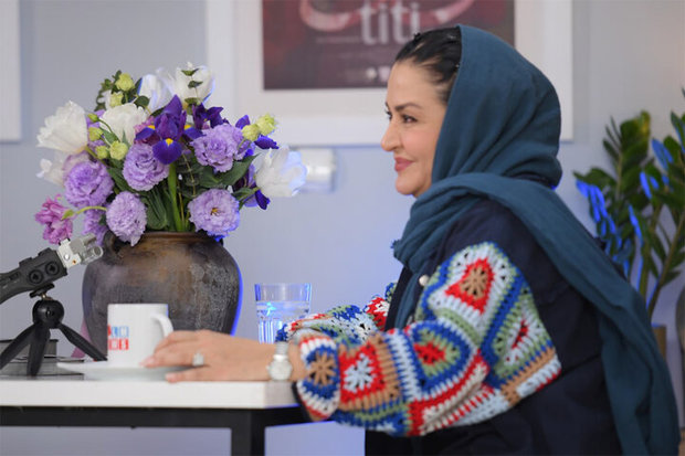 سکوت ۱۰ ساله مریلا زارعی شکست / به مخملباف گفتم برای چه گریه کنم؟!