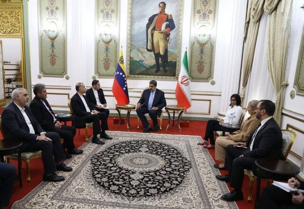 رایزنی وزیر خارجه ایران با رییس جمهور ونزوئلا در کاراکاس