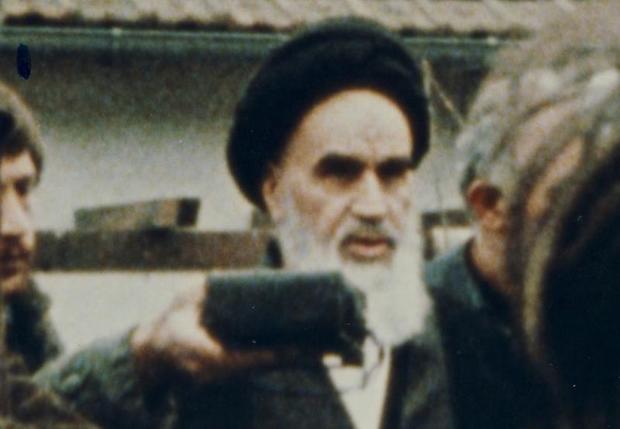 أمیرکا والقوى الکبرى الأُخرى تستغل ثروات البلدان الفقیرة