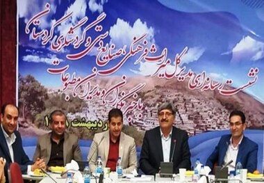 17 هزار صنعتگر دستی کردستان به بازارچه ایی برای فروش محصولات شان دارند