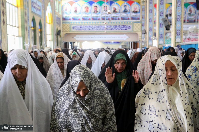 دیدار خادمان امام رضا (ع) با خانواده های شهدای شهرستان فسا