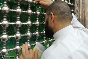 ادای احترام جمعی از علمای نجف نسبت به مقام شامخ حضرت امام خمینی (س)