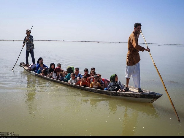 محموله 90 تنی کمک به سیل زدگان به اهواز رسید