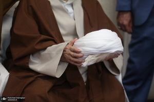 عمامه گذاری طلاب در روز عید مبعث توسط مراجع عظام تقلید‎‎